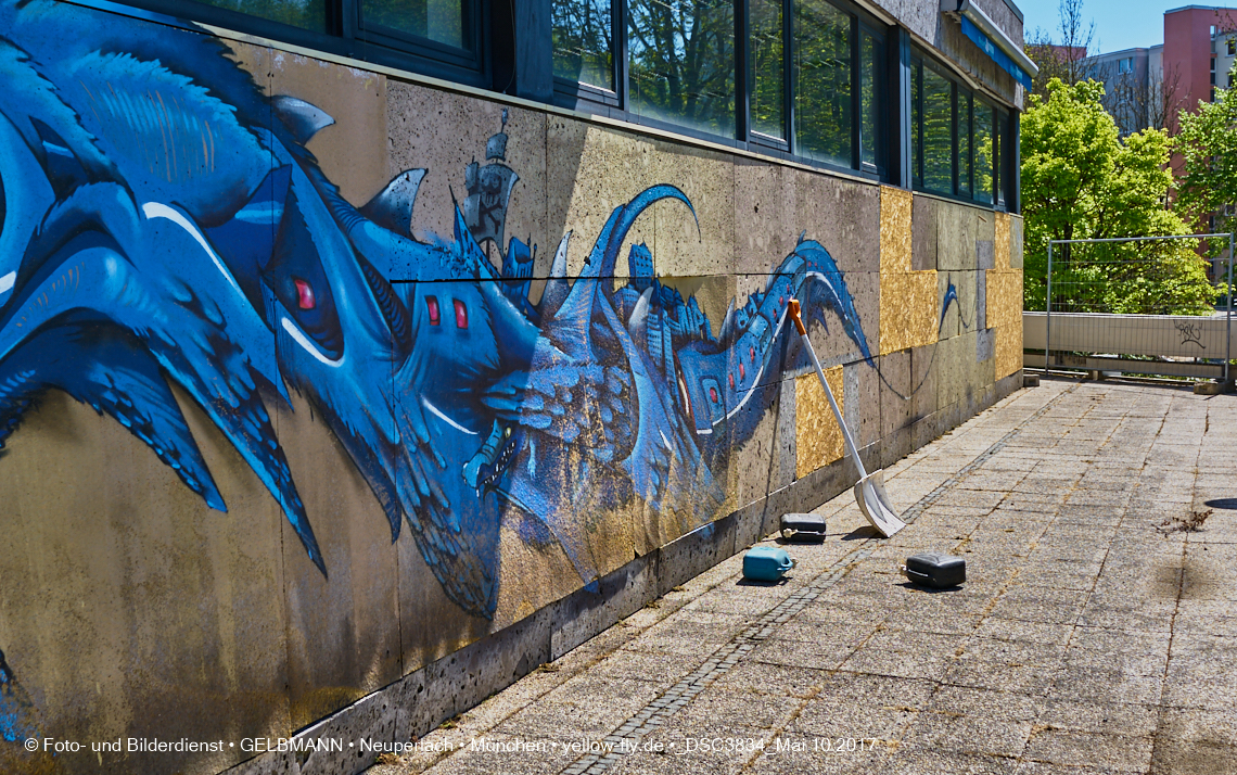 21.03.2017 - Abrissbaustelle Quiddezentrum in Neuperlach